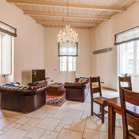 Apt-prime Location 3bed By Homely