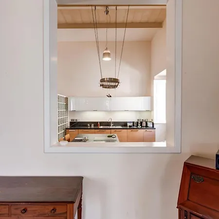 Apt-prime Location 3bed By Homely *