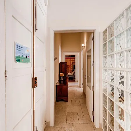 公寓 Apt-prime Location 3bed By Homely *