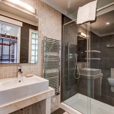 Apt-prime Location 3bed By Homely *