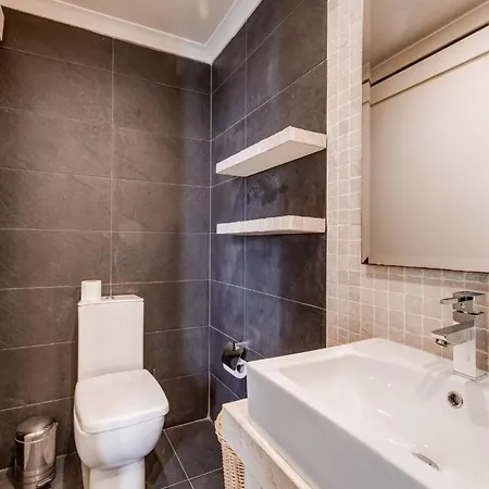 Apt-prime Location 3bed By Homely * 斯利马